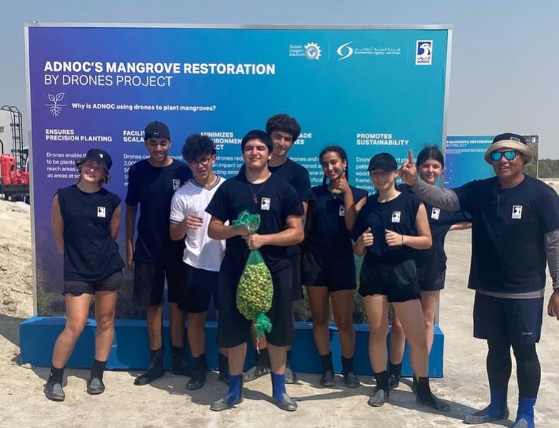 Les élèves du lycée Louis Massignon investis dans la restauration de la Mangrove d’Al Nouf